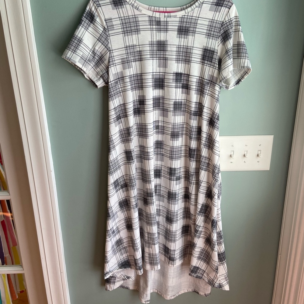 LuLaRoe carly white and black S dress